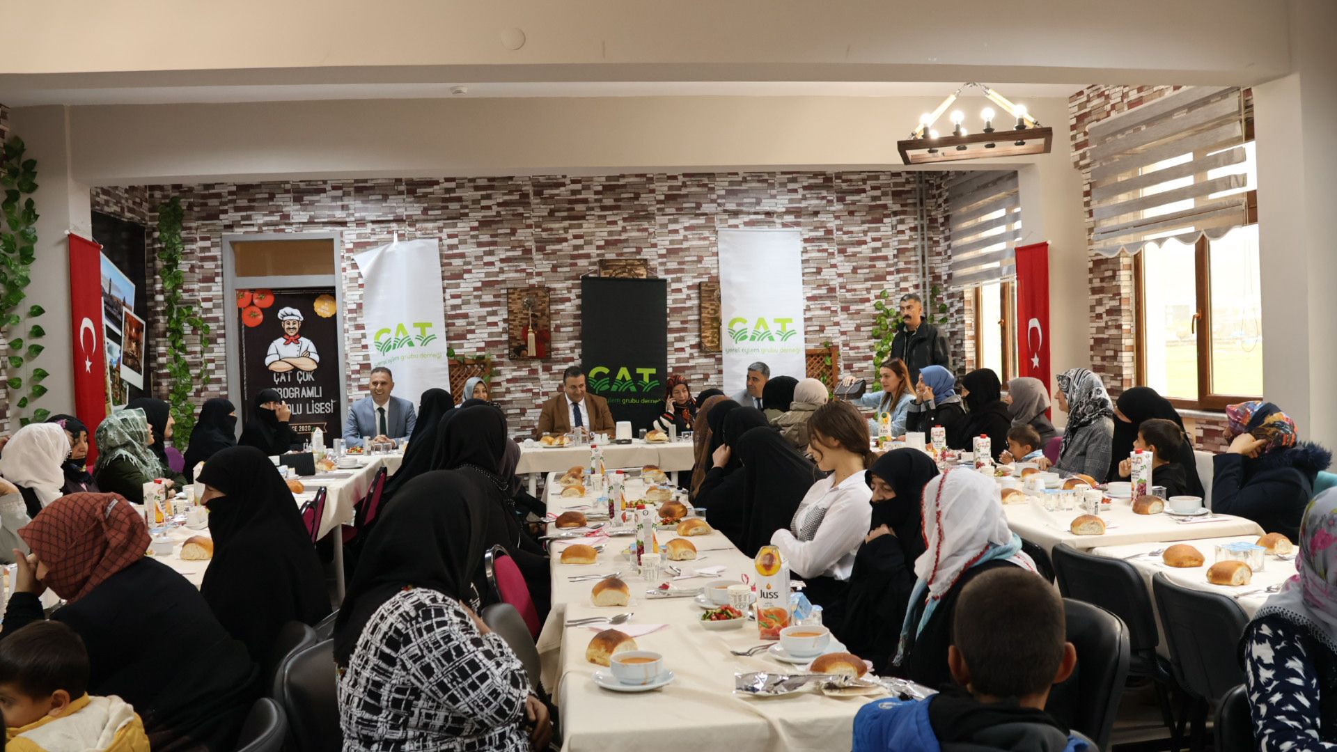 Çat’ta Anneler Günü’ne Özel Anlamlı Etkinlikler